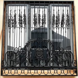 حفاظ پنجره مدل سلطنتی گلبرگ