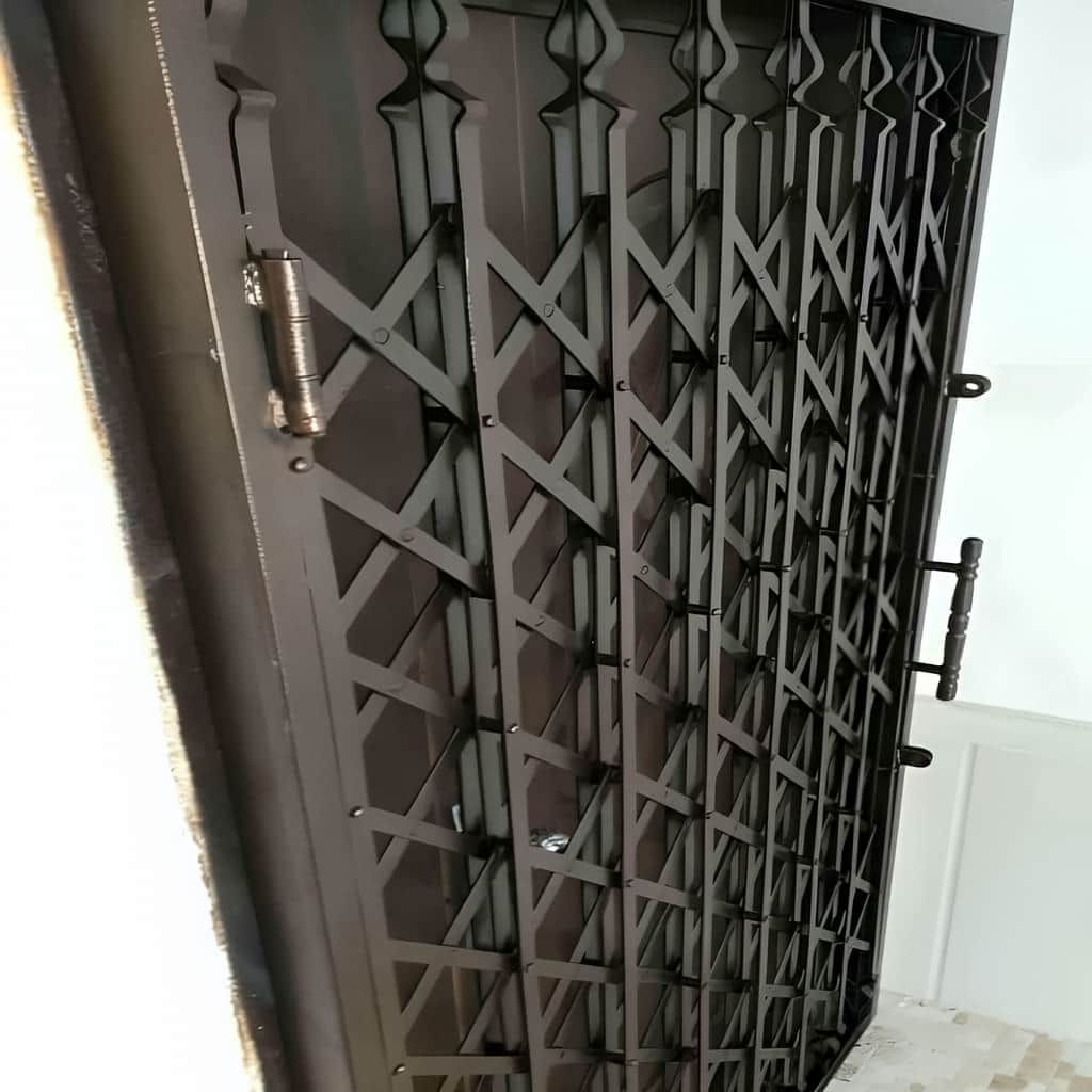 قیمت درب آکاردئونی حفاظ فلزی چهار گل در کیش