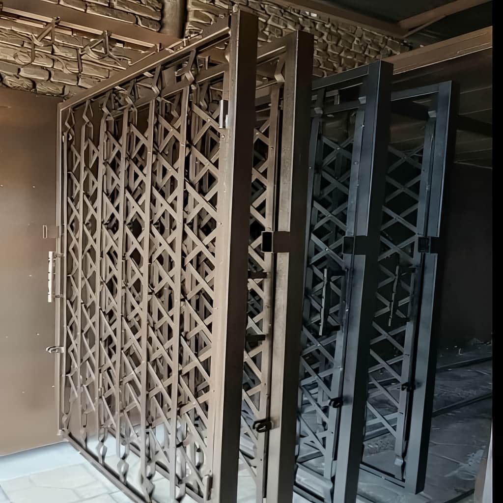 نصب درب آکاردئونی فلزی تمام گل در اهواز