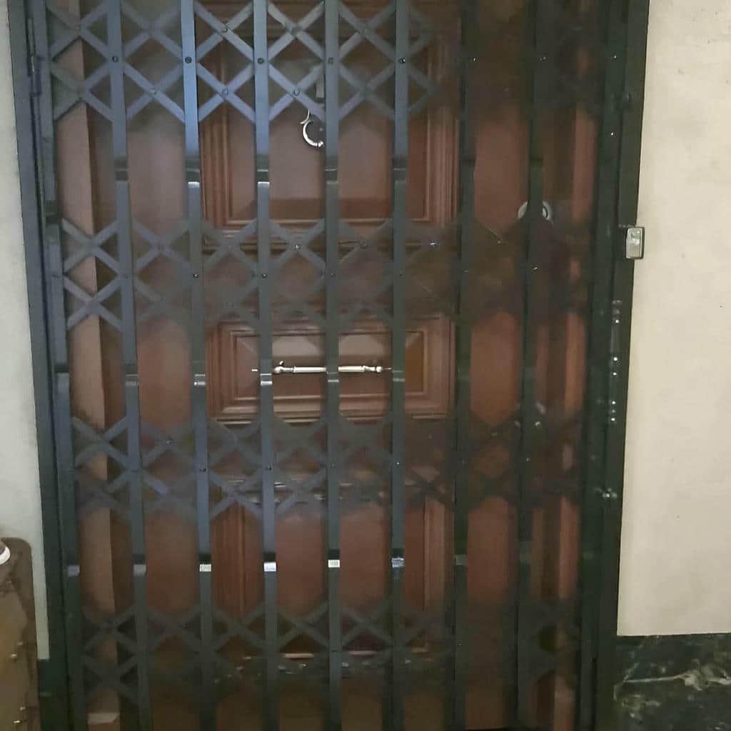 کارخانه درب آکاردئونی حفاظ فلزی تقویت شده در سقز