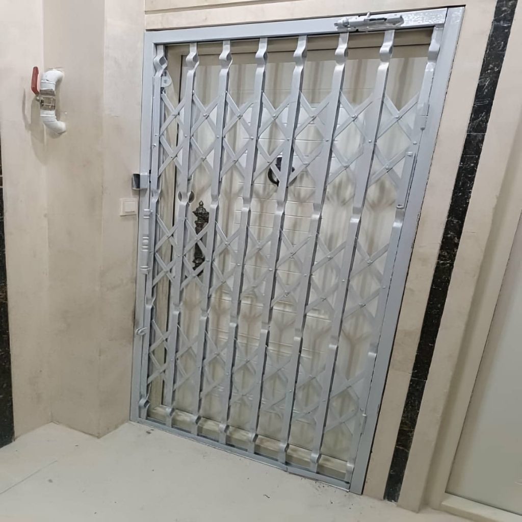 درب آکاردئونی حفاظ فلزی در رفسنجان