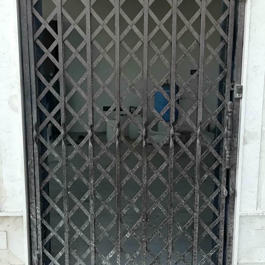 قیمت درب آکاردئونی حفاظ فلزی چهارگل در قائمشهر