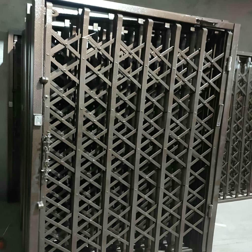 قفل درب آکاردئونی با بدنه مقاوم کتابی