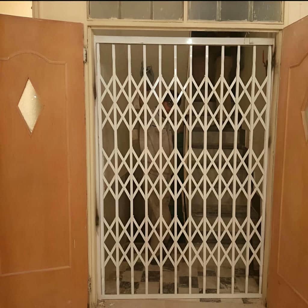 کارخانه درب آکاردئونی حفاظ فلزی تقویت شده در قشم