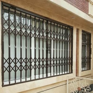 انتخاب حفاظ مناسب در زمان سفر و خالی ماندن خانه با درب آکاردئونی حفاظ پنجره یا حفاظ دیوار
