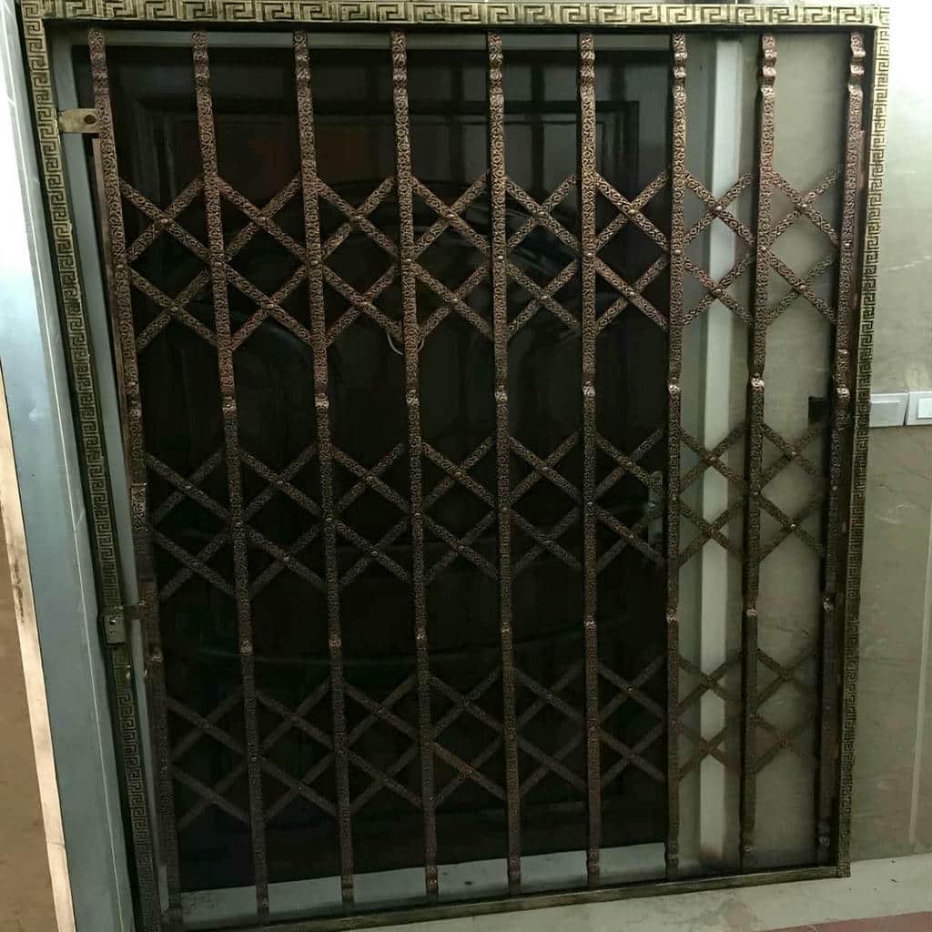 درب آکاردئونی فلزی در گنبدکاووس