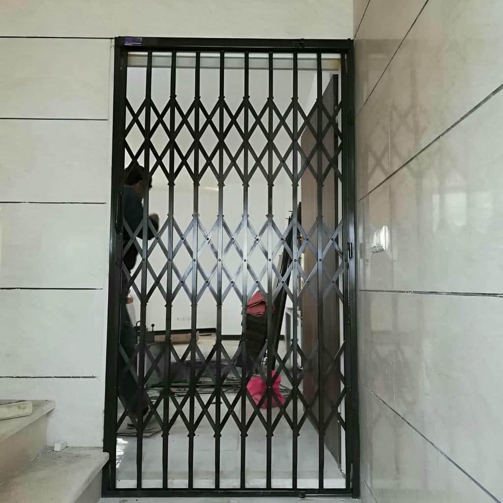 حفاظ پنجره با ساختار بازشو و فریم مقاوم