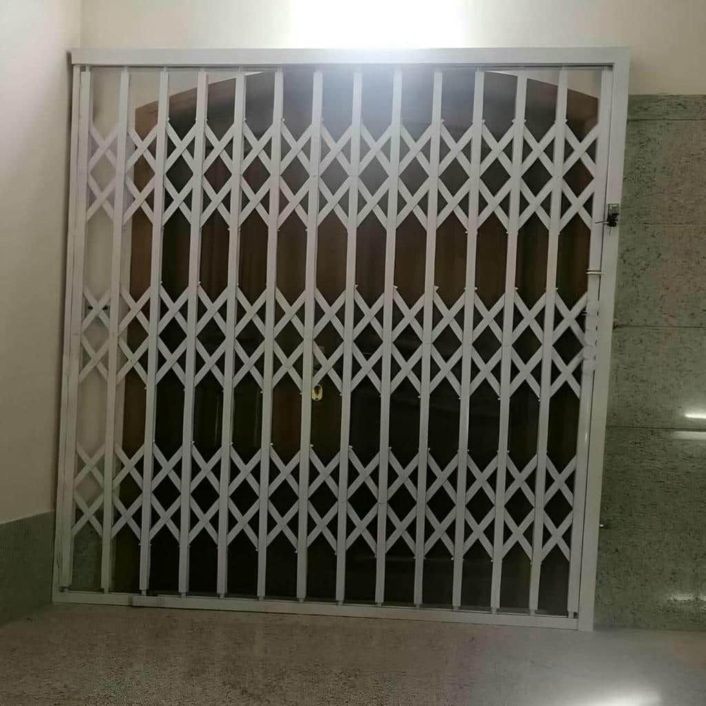 درب آکاردئونی حفاظ فلزی در چابهار