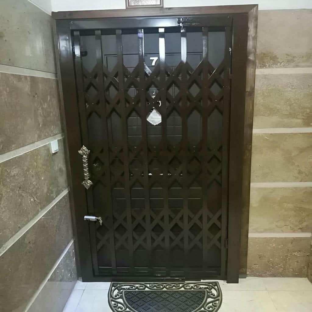 درب آکاردئونی حفاظ فلزی در آبسرد