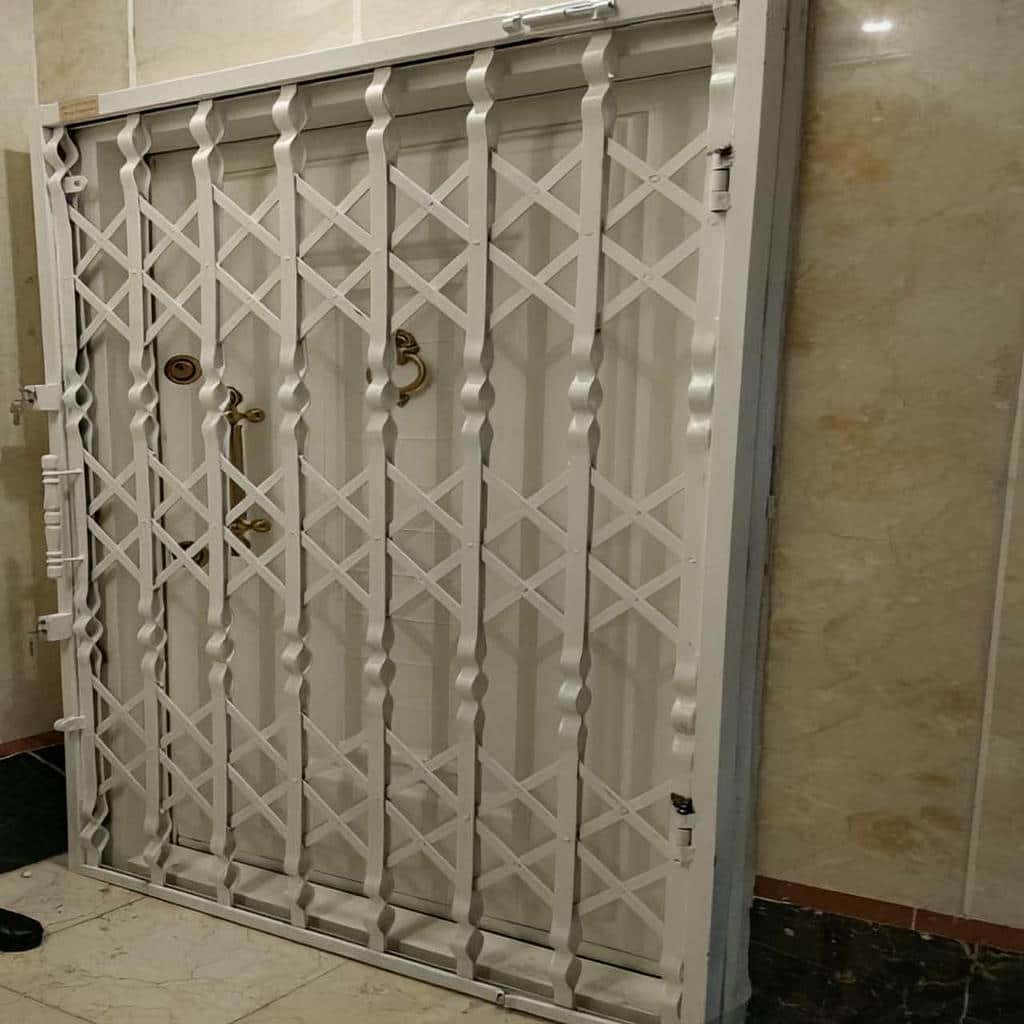 کارخانه درب آکاردئونی حفاظ فلزی تقویت شده در فشم
