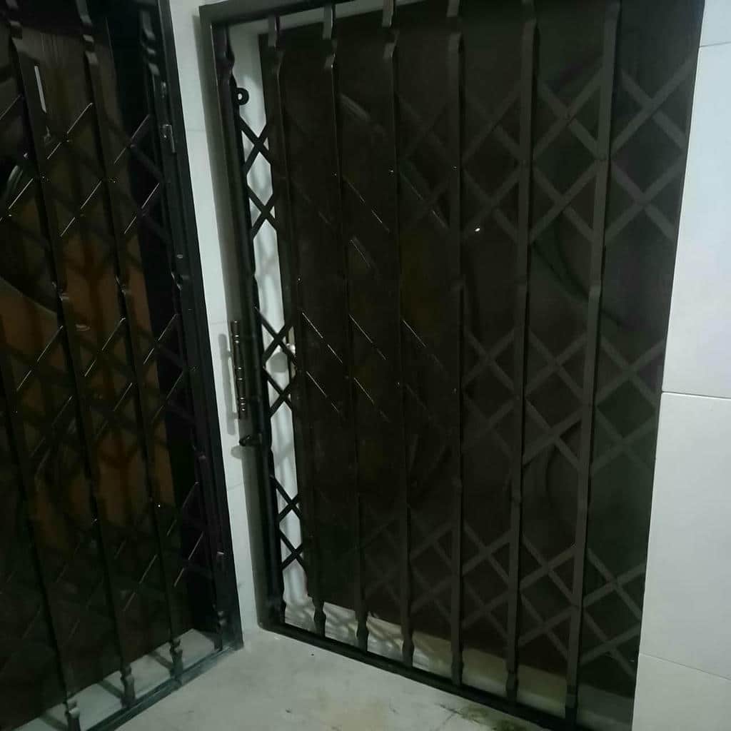 فروش درب آکاردئونی حفاظ فلزی ضدسرقت در همدان