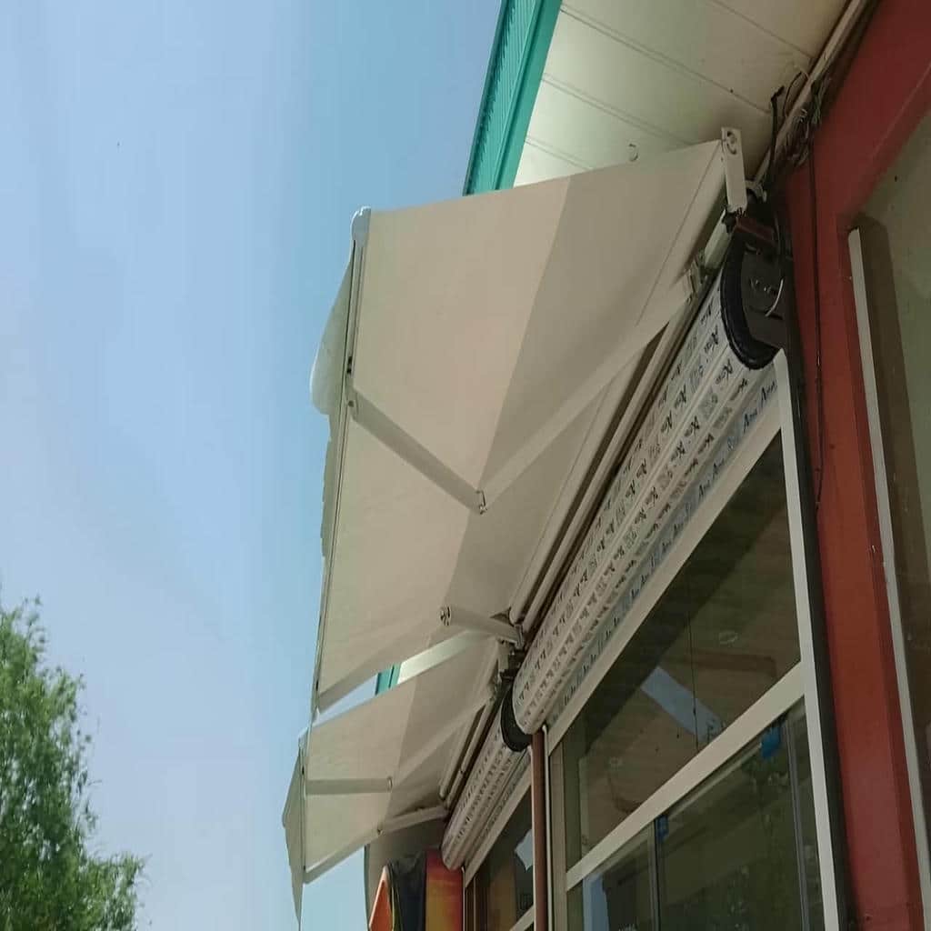 نصب سایبان برقی ریموت دار در یزد
