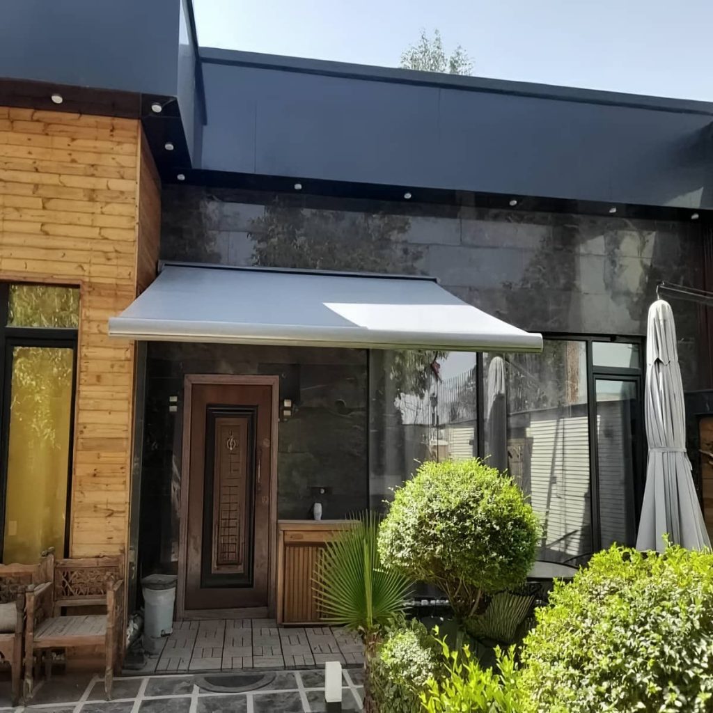 نصب سایبان برقی ریموت&zwnj;دار در بندر لنگه