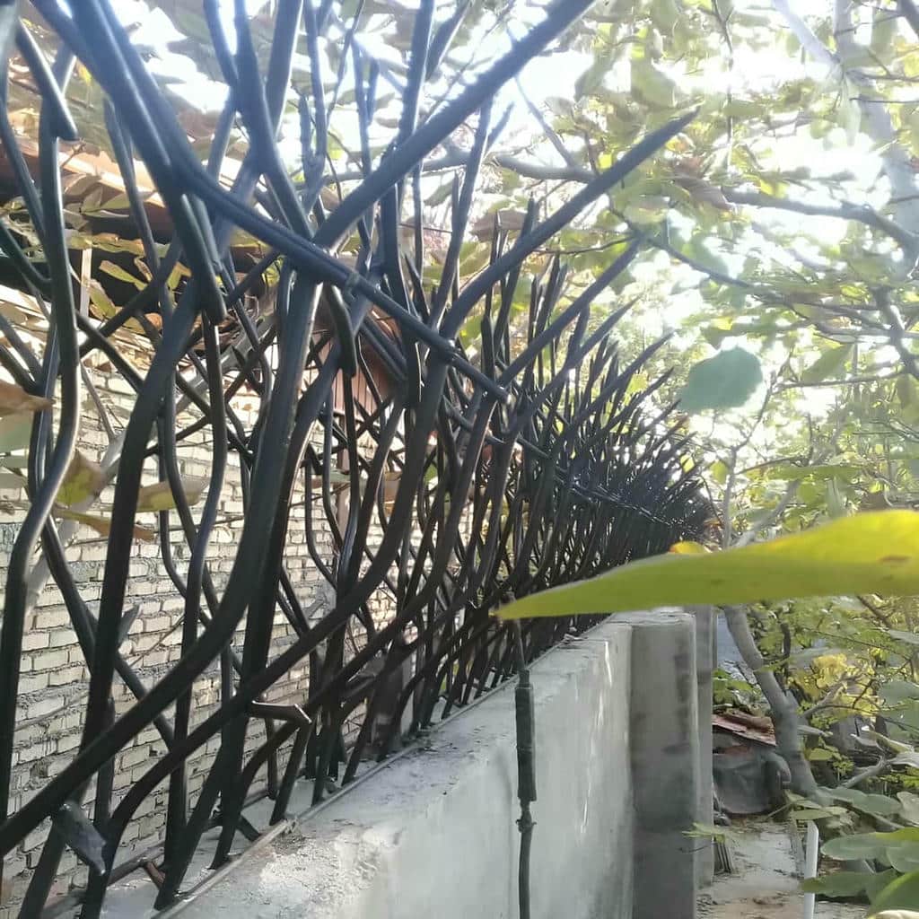 کارخانه حفاظ شاخ گوزنی آهنی روی دیوار در آمل