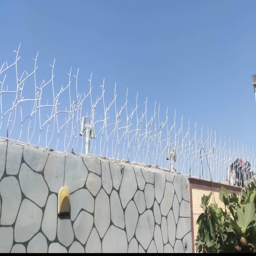 نصب حفاظ شاخ گوزنی محوطه تجاری در مهرشهر کرج