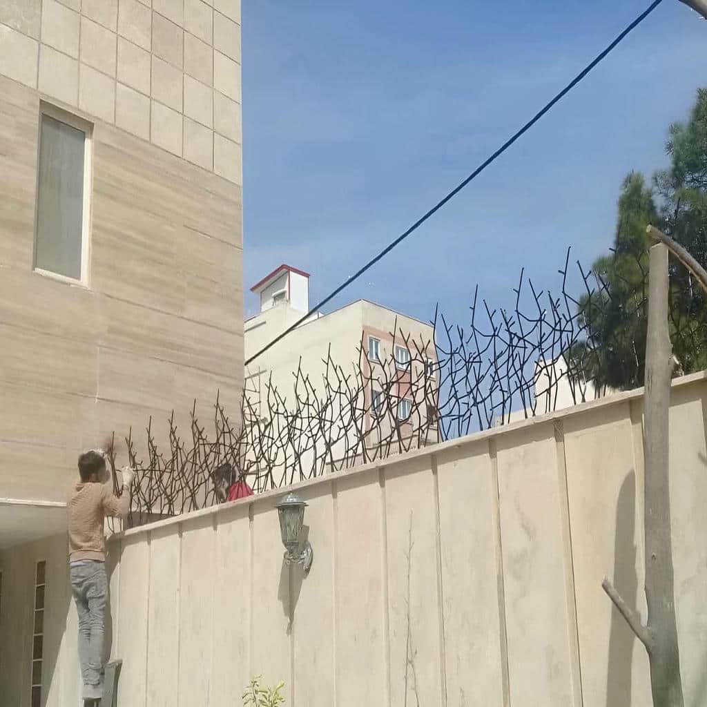 نصب حفاظ شاخ گوزنی آهنی ویلا در لواسان