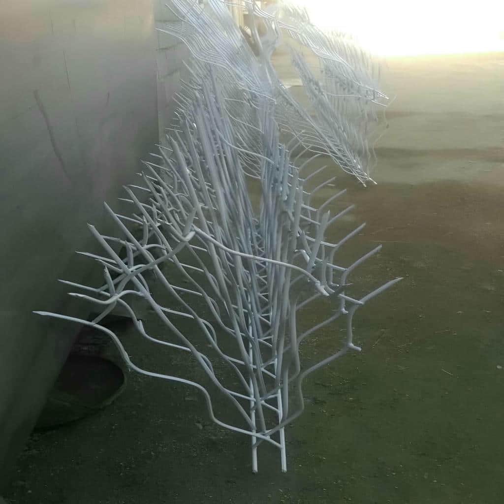 نصب حفاظ شاخ گوزنی آهنی سبک مدرن در اصفهان