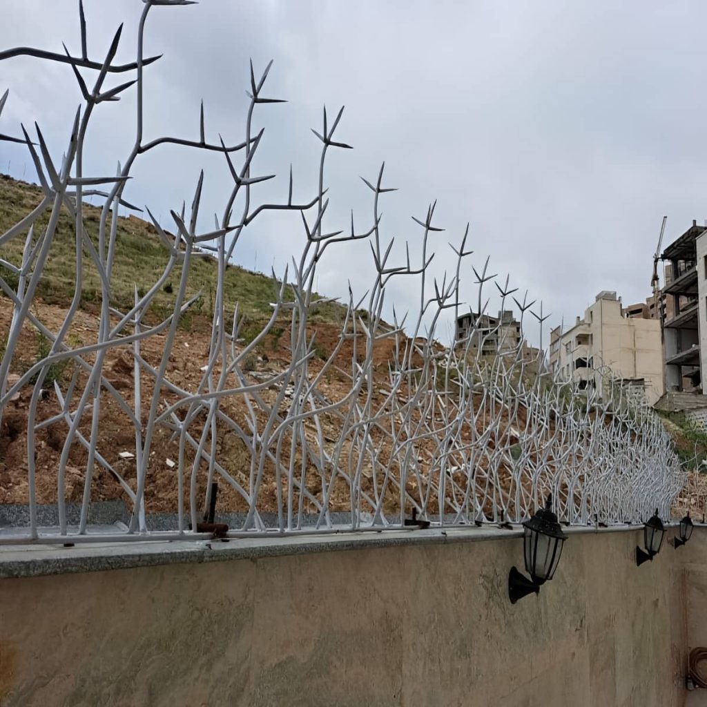 حفاظ شاخ گوزنی آهنی در بیرجند