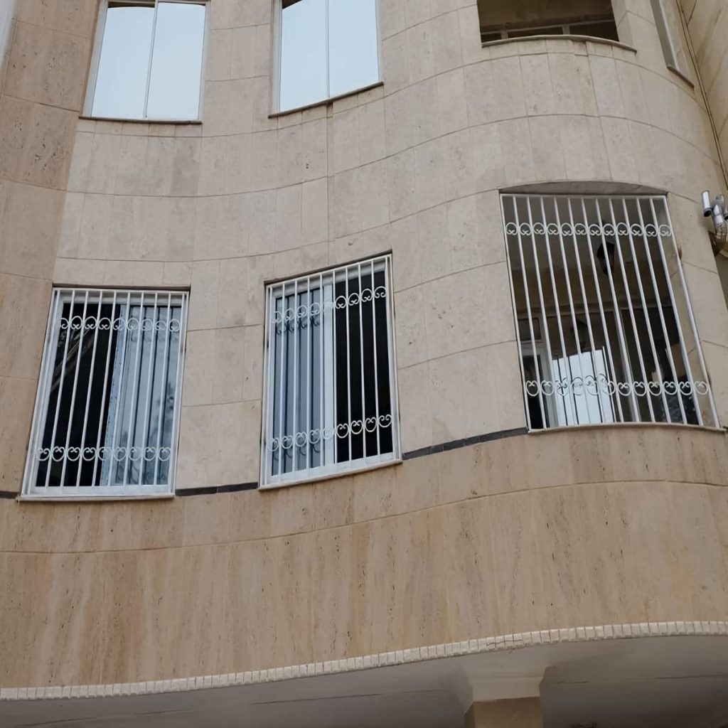 نصب حفاظ نرده پنجره مدرن در فشم