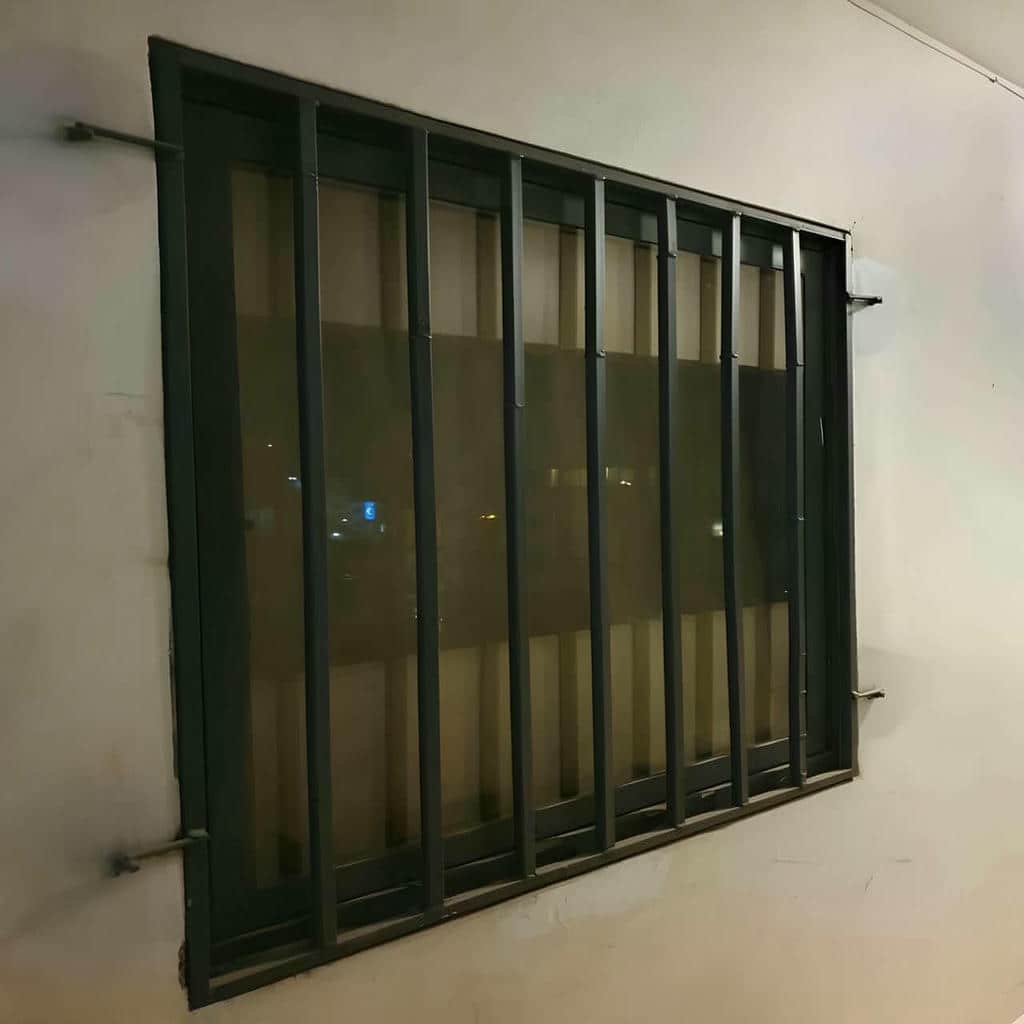 نصب حفاظ نرده پنجره آهنی در نیشابور