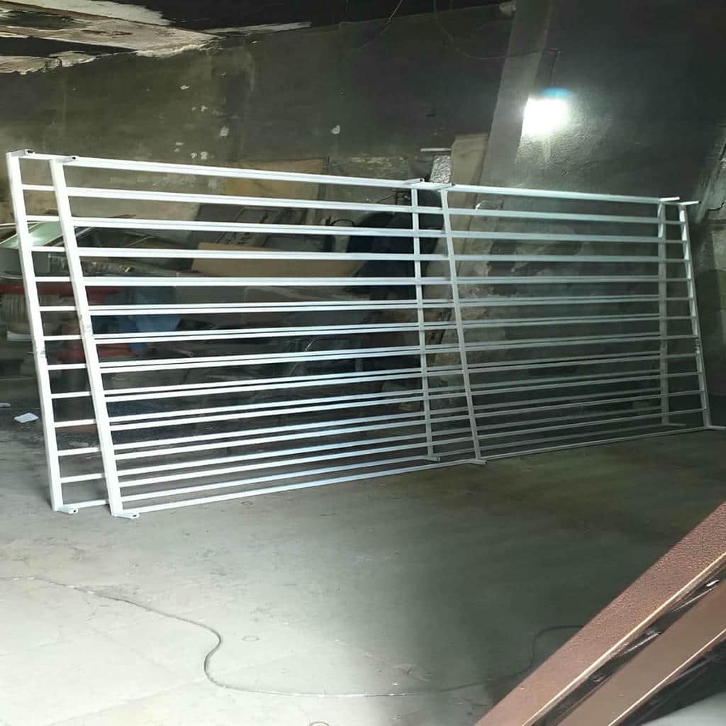 نصب حفاظ نرده پنجره آهنی در همدان