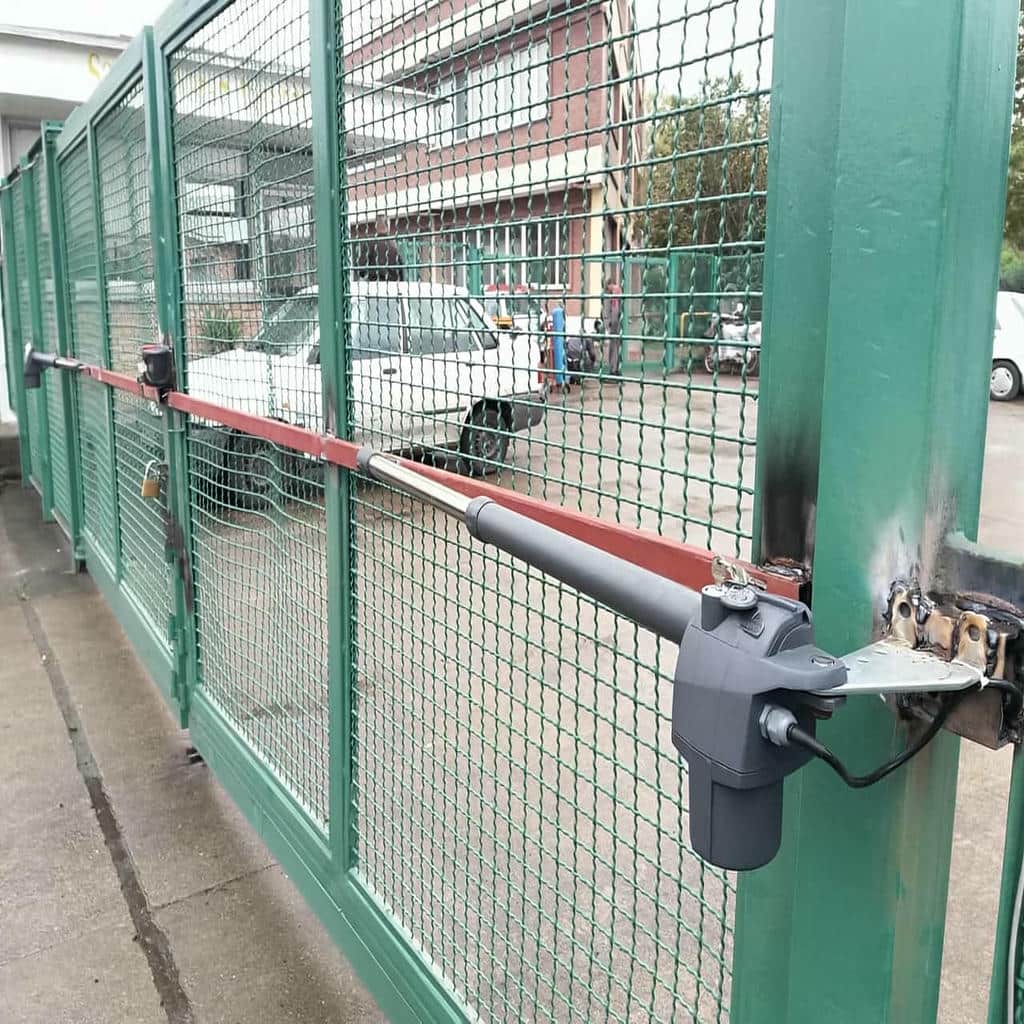 نصب جک درب پارکینگ اتوماتیک ریموت در شیراز