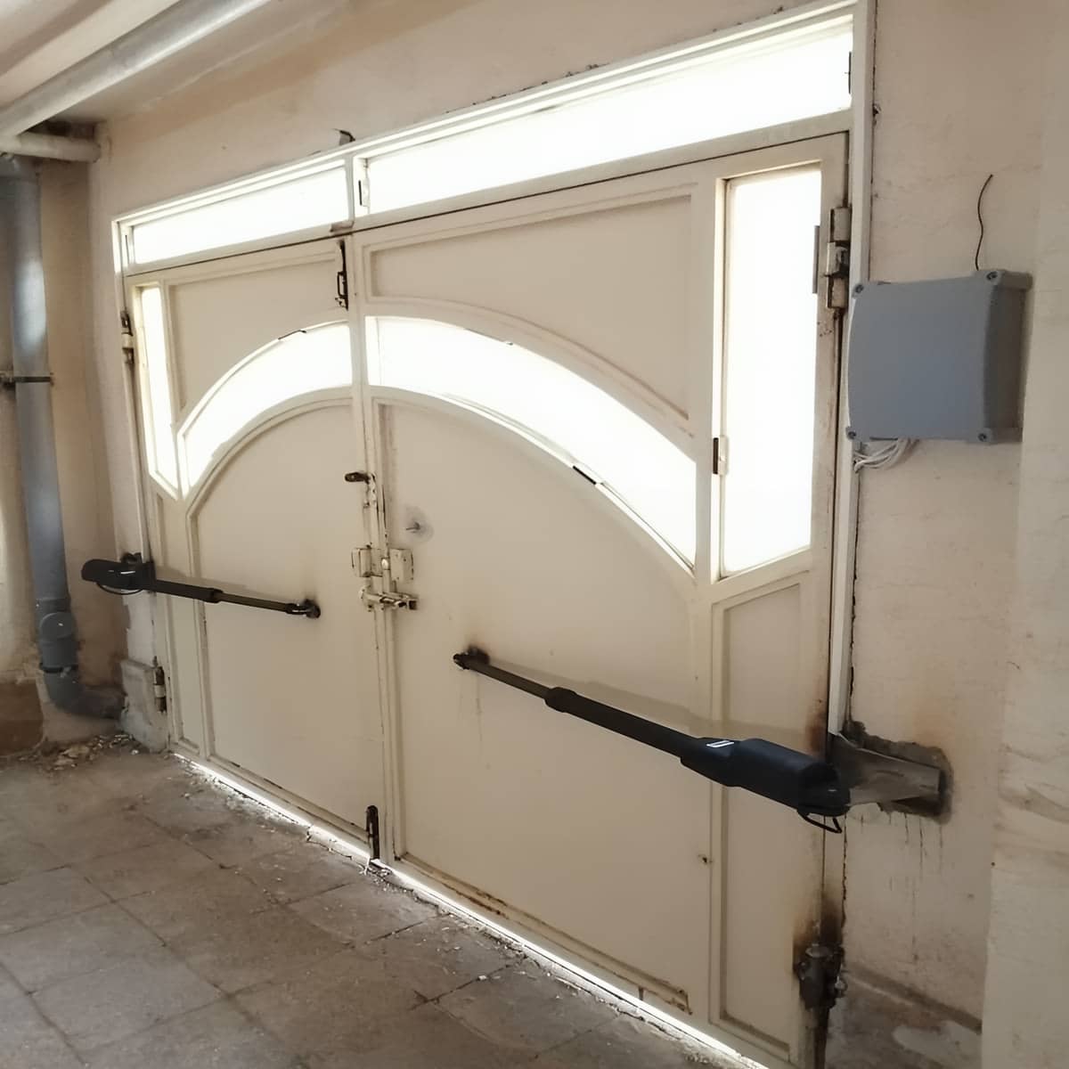 جک درب پارکینگ در کرمان