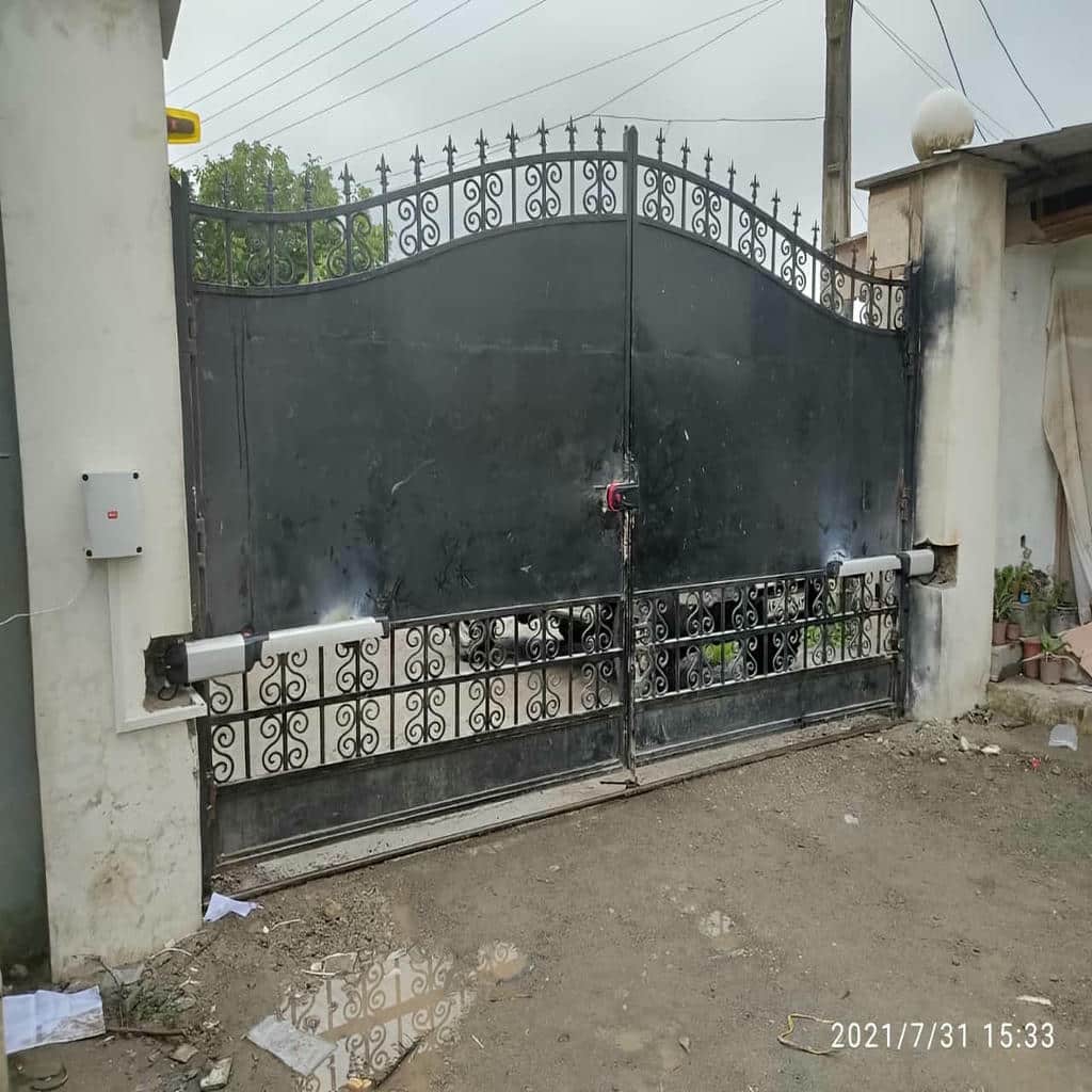 نصب جک درب پارکینگ اتوماتیک پرتردد در قائمشهر