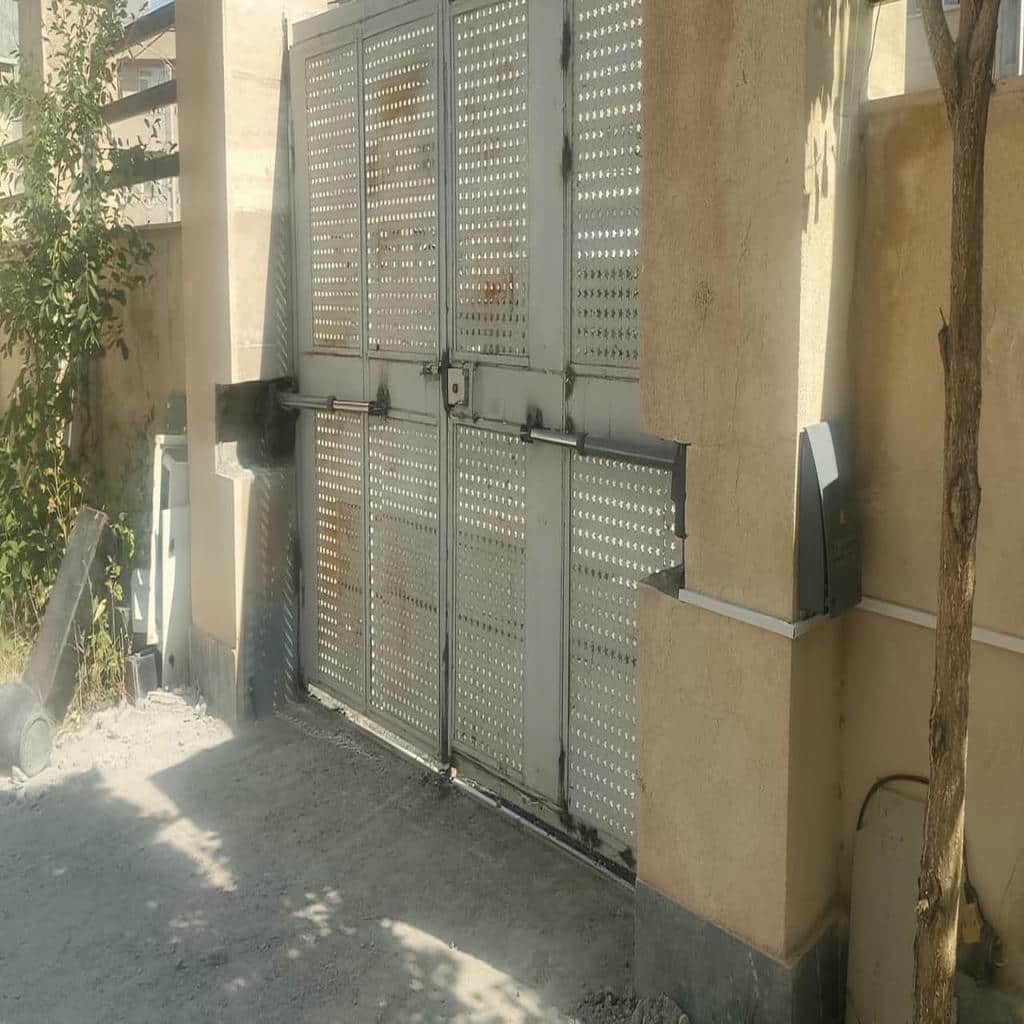 جک درب پارکینگ در بندر دیلم