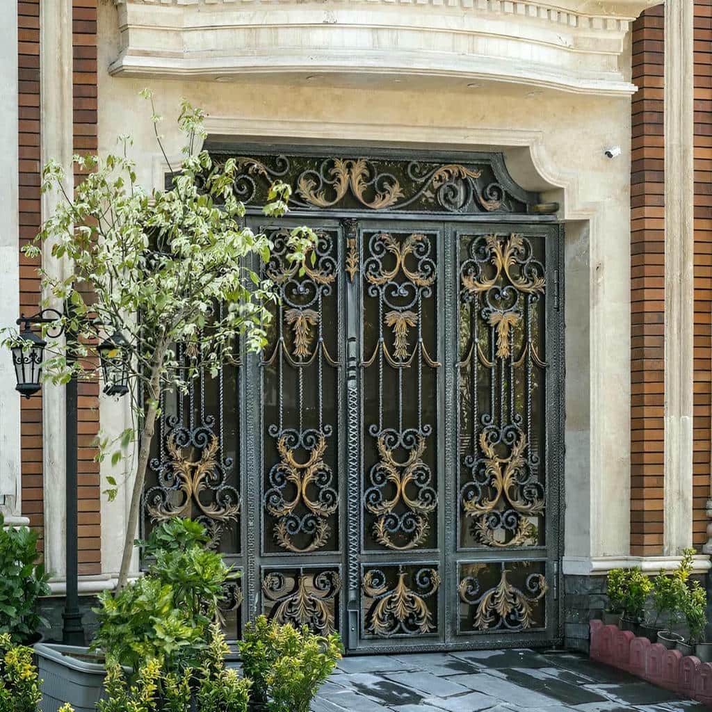 نصب درب حیاط فرفورژه ورودی باغ در اراک