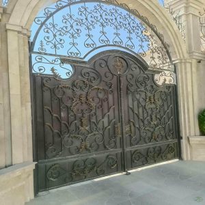 درب حیاط فرفورژه در یاسوج