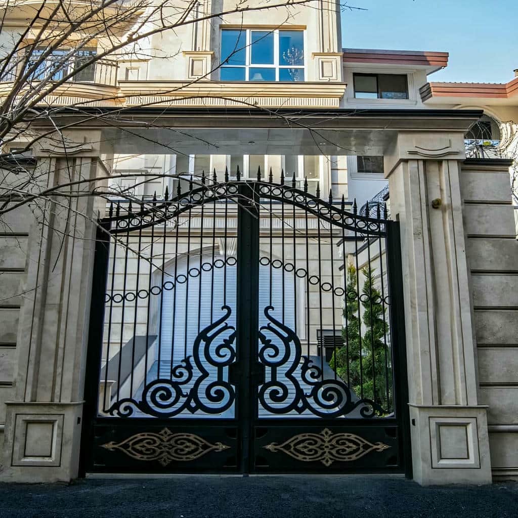 درب حیاط فرفورژه در قائمشهر
