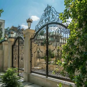 درب حیاط فرفورژه در قزوین