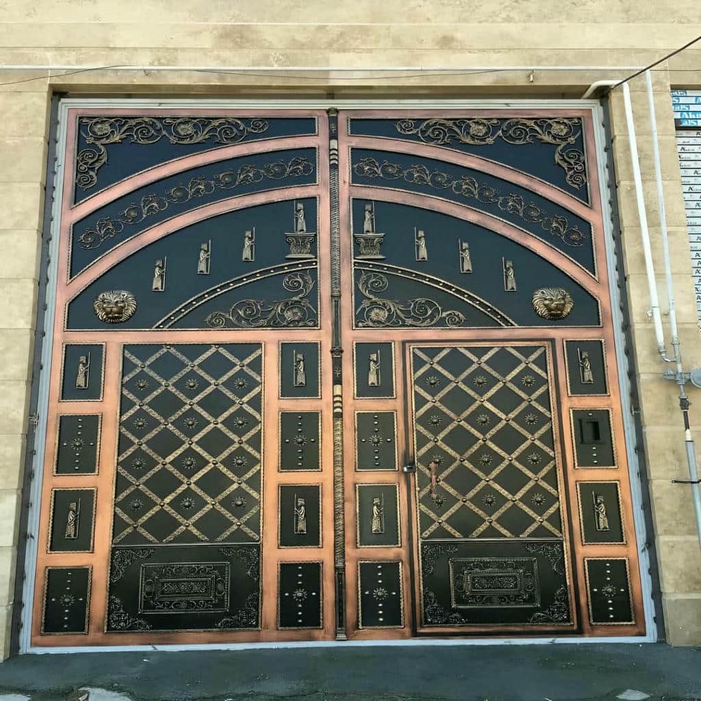 کارخانه درب حیاط فرفورژه لوکس در کرمان