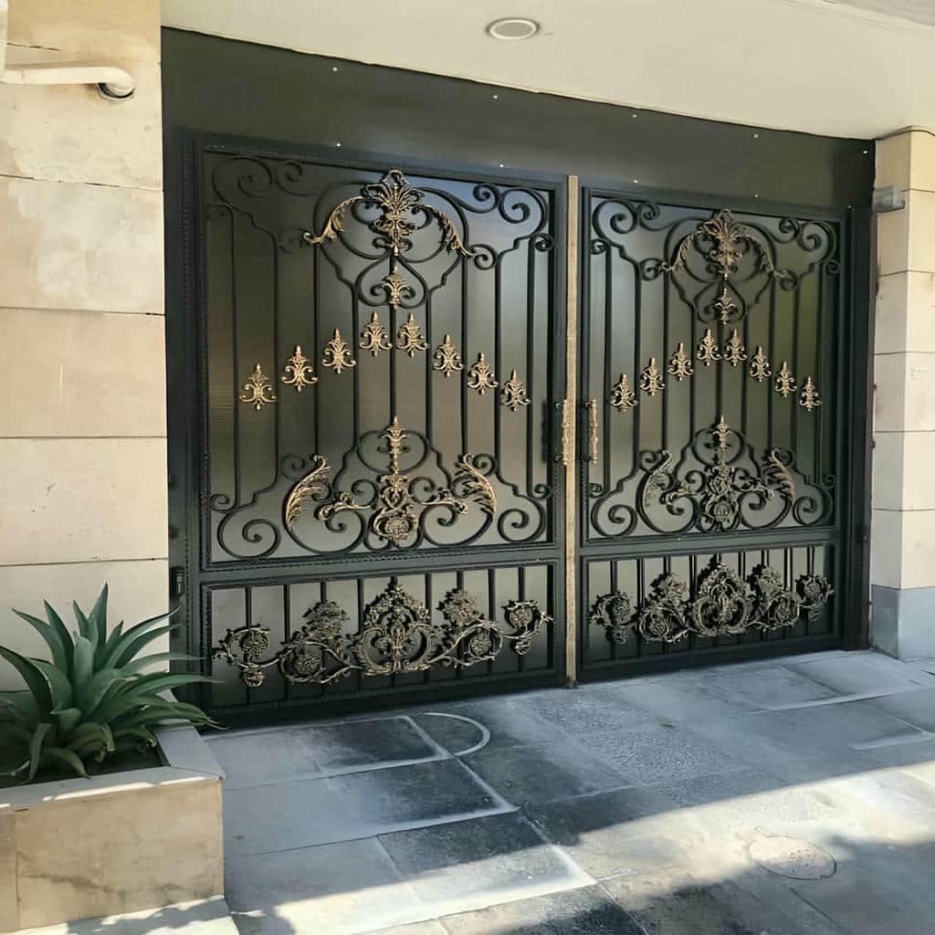 نصب درب حیاط فرفورژه پارکینگ حیاط در نسیم شهر