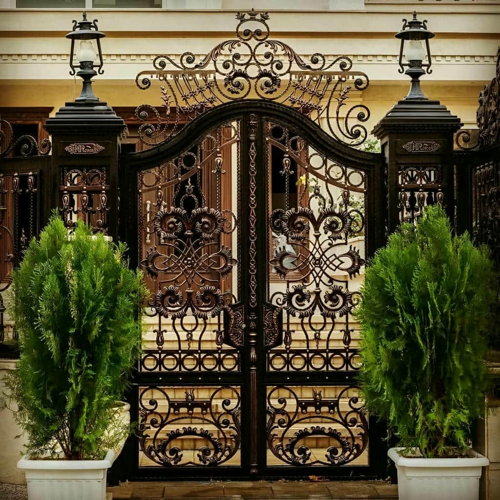 خرید درب حیاط فرفورژه ویلایی مدرن در اندیشه