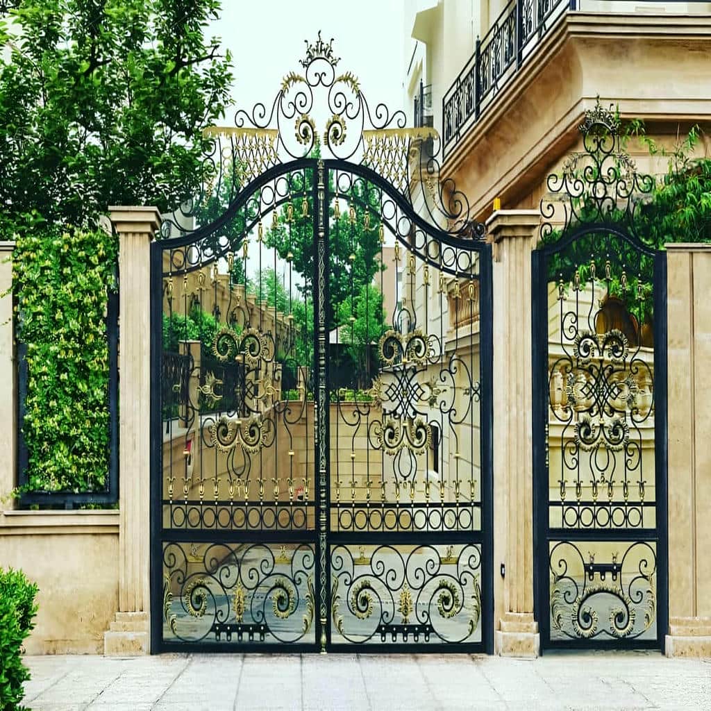 خرید درب حیاط فرفورژه رنگ مقاوم در یزد