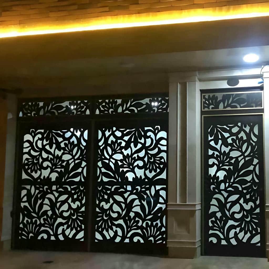 درب حیاط فرفورژه در مریوان