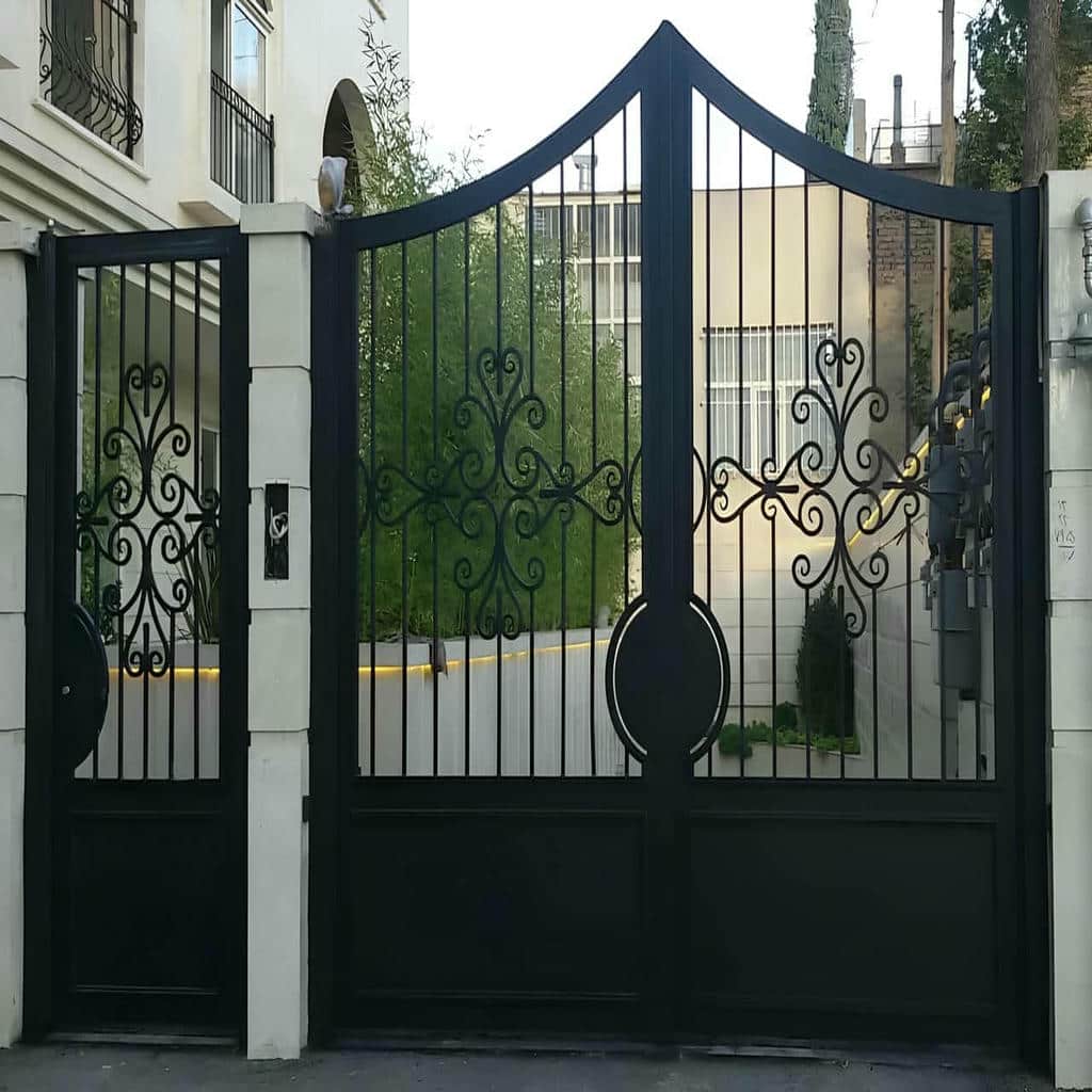 خرید درب حیاط فرفورژه ویلایی مدرن در لواسان