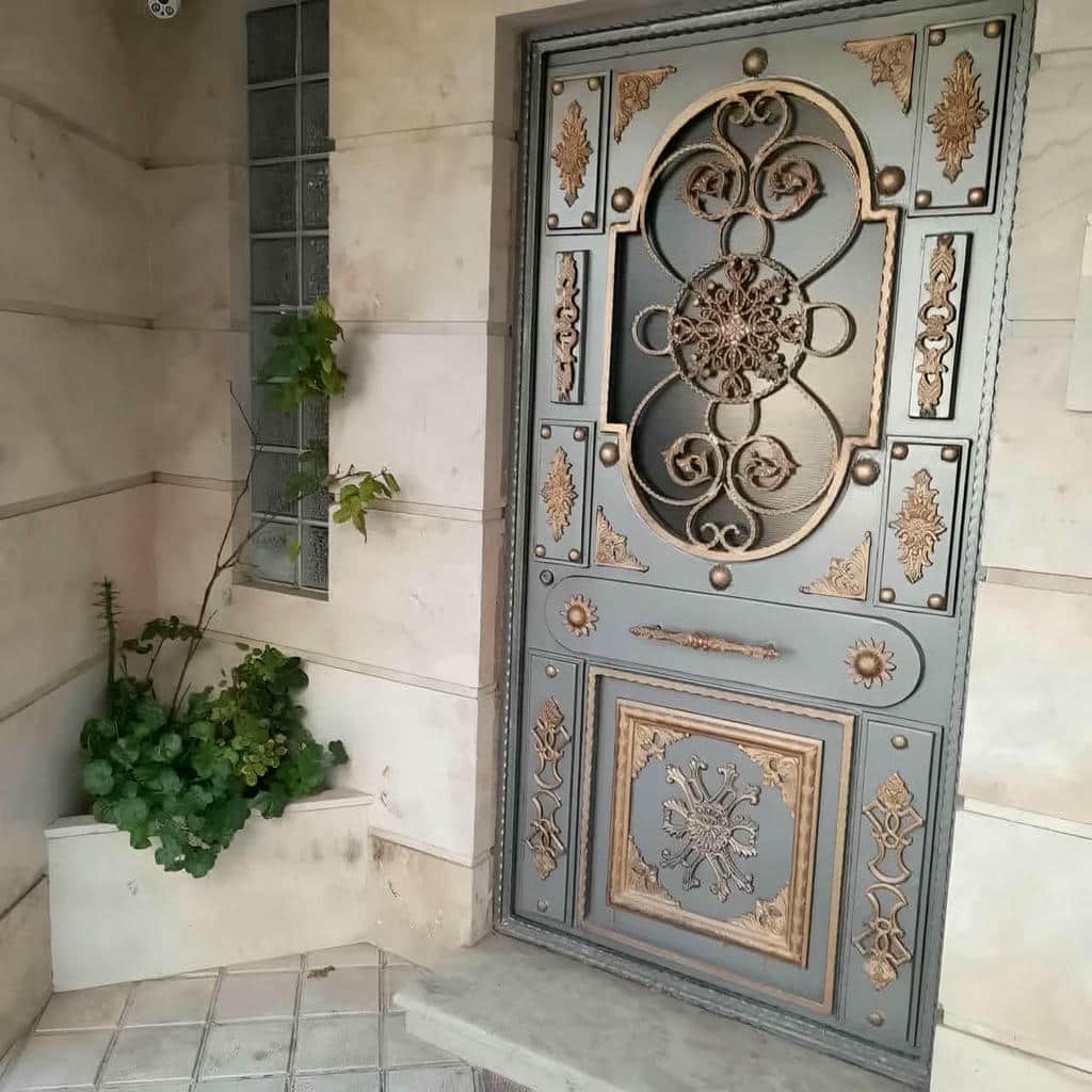 نصب درب حیاط فرفورژه پارکینگ حیاط در ملارد