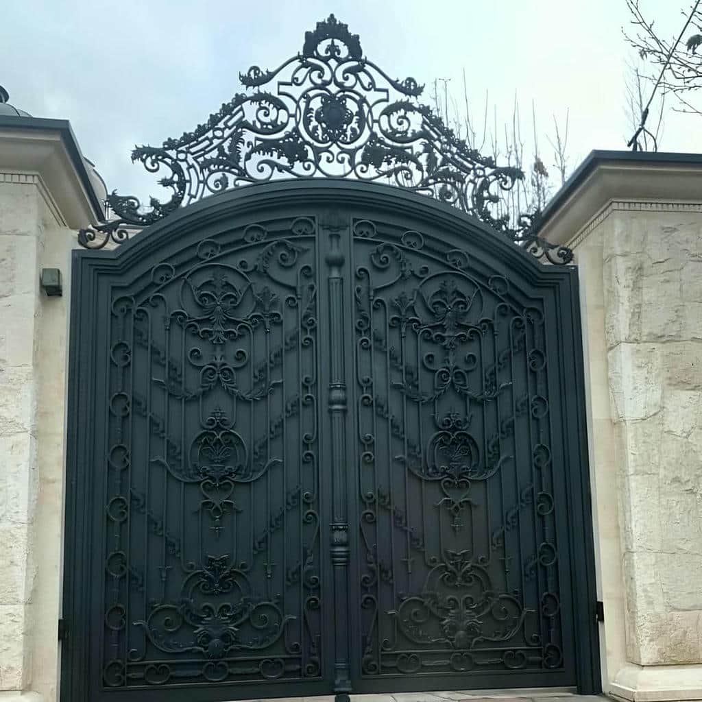 کارخانه درب حیاط فرفورژه لوکس در تبریز