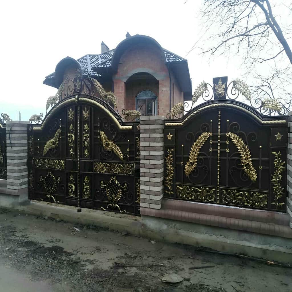 نصب درب حیاط فرفورژه لوکس در لواسان