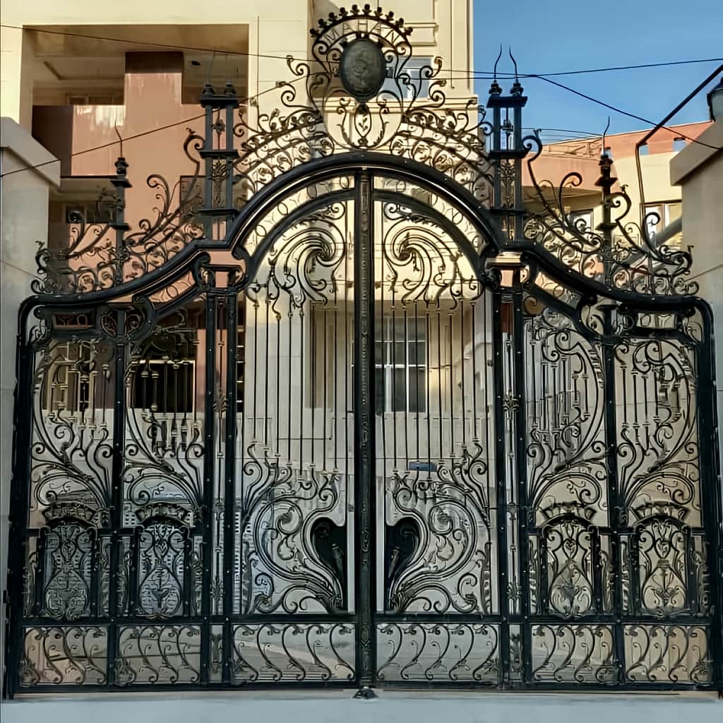 نصب درب حیاط فرفورژه پارکینگ حیاط در فردیس کرج