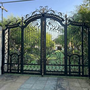 درب حیاط فرفورژه در آبسرد