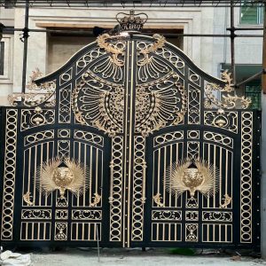 درب حیاط فرفورژه در شیراز