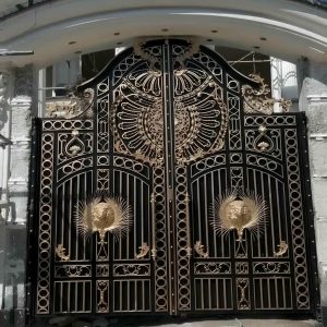 درب حیاط فرفورژه در کردان