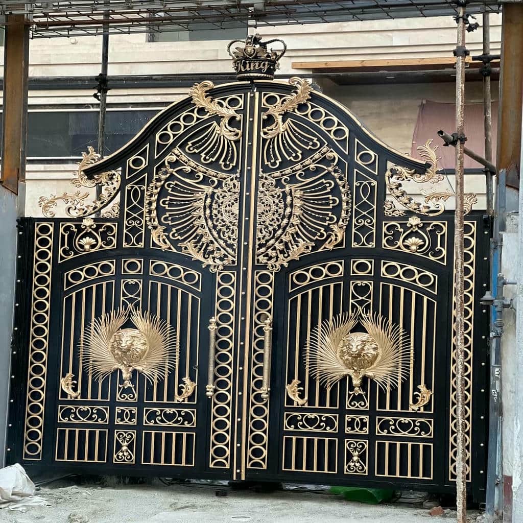 نصب درب حیاط فرفورژه پارکینگ حیاط در سقز