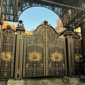 درب حیاط فرفورژه در کمال شهر