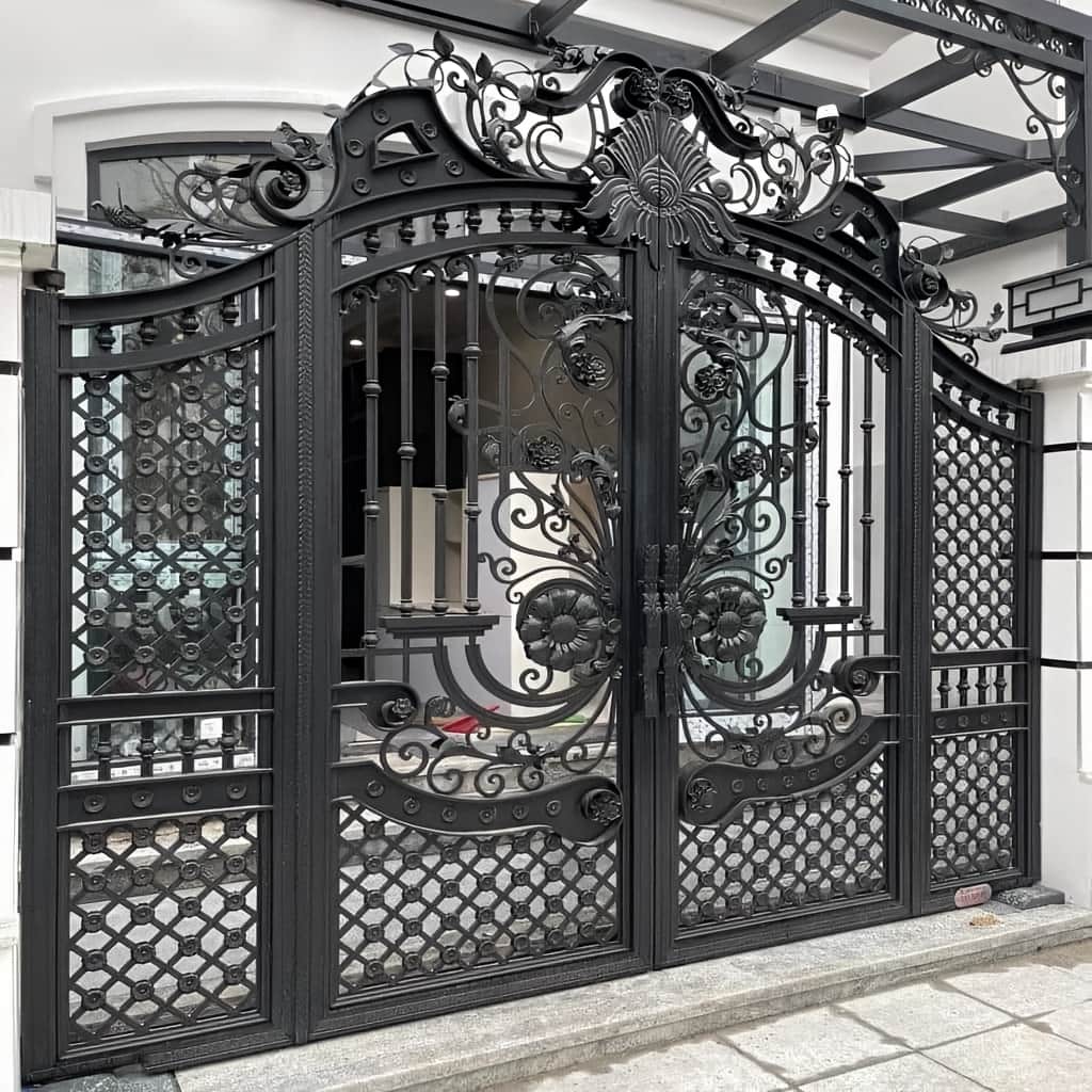 نصب درب حیاط فرفورژه پارکینگ حیاط در نظرآباد