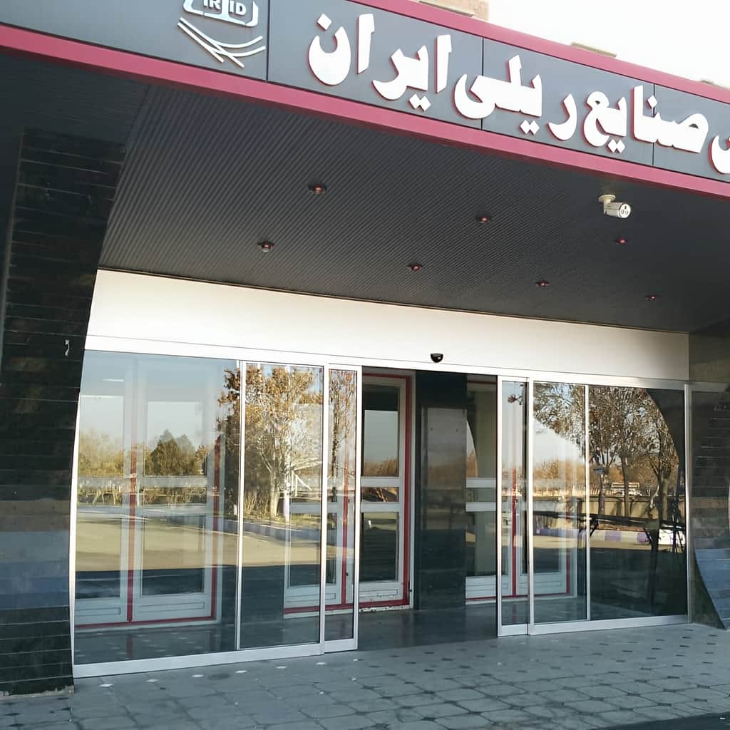 درب شیشه ای تلسکوپی با اپراتور قدرتمند